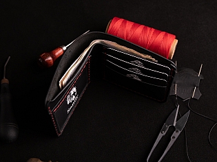 Шкіряний виготовлений вручну гаманець з прозорим відділом для паспорта, три карти та таємна кишеня