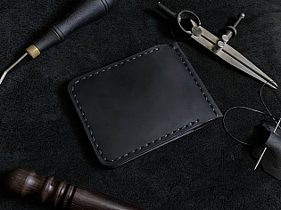 Чоловічий стильний шкіряний затиск для купюр на внутрішній магнітній кнопці вміщає 2 відділи для карток