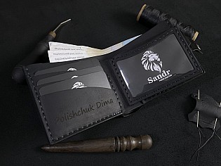 Шкіряний крафтовий гаманець на кнопці з прозорими відділами для документів, карток та монет