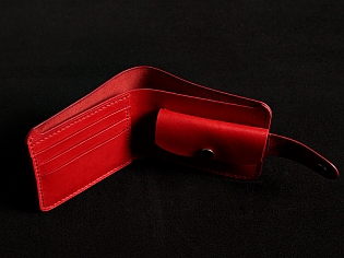 Шкіряний червоний гаманець з відділом для монет