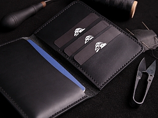 Шкіряна обкладинка для паспорта книжечки з відділами для карток