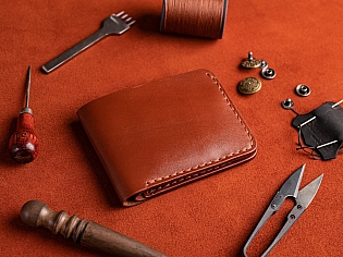 Компактний шкіряний чоловічий гаманець пошитий вручну поміщає 6 відділів для карток