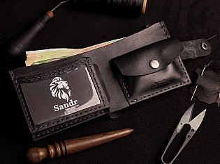 Шкіряний крафтовий гаманець на кнопці з прозорими відділами для документів, карток та монет