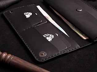 Шкіряне портмоне на рівну купюру з внутрішнім відділом для монет на кнопці