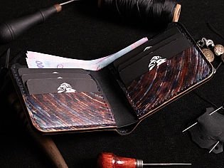 Шкіряний гаманець з унікальним малюнком та монетницею