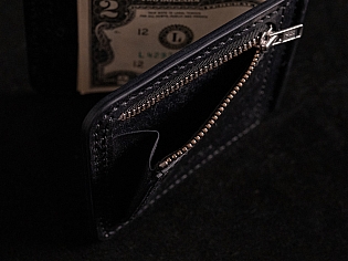 Чорний шкіряний гаманець максимально тонкий із відділом для монет та 2 відділами для карт