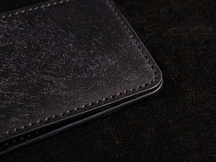 Шкіряний гаманець-затиск чорного кольору максимально тонкий із відділами для карток