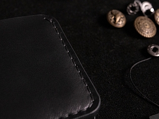 Чоловічий шкірняий гаманець пошитий вручну поміщає 6 відділів для карток та 2 таємних 