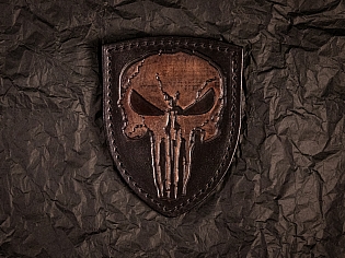 Патч із тисненим зображенням черепа