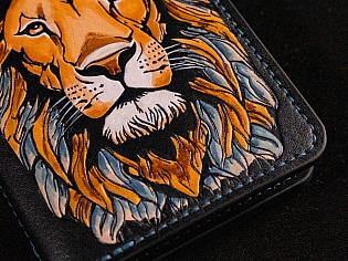 Шкіряна обкладинка для паспорта книжечки з тисненням та малюнком голови лева