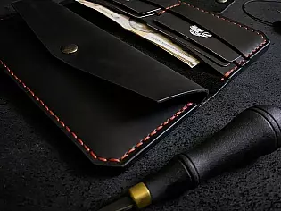 Шкіряне портмоне на рівну купюру зі зрізаними кутами та кишенею для монет