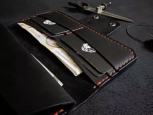 Шкіряне портмоне на рівну купюру зі зрізаними кутами та кишенею для монет