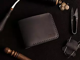 Шкіряний чоловічий гаманець 4 відділи для карток