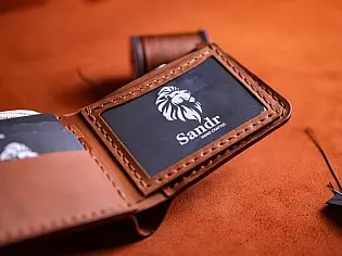 Чоловічий шкіряний гаманець 2 прозорих відділи для ID карт та 6 відділів для карток