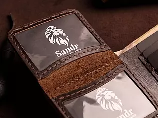 Шкіряний гаманець 6 відділів для карток, 2 прозорих та зовнішня кишеня для монет на замочку