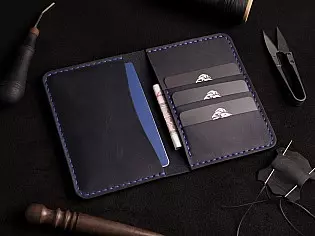 Обкладинка для паспорта з відділами для карток