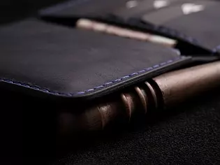 Обкладинка для паспорта з відділами для карток