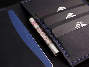 Обкладинка для паспорта з відділами для карток