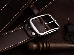 Ремінь з натуральної шкіри чоловічий прошитий по всій довжині міцною ниткою та з обробленими торцями