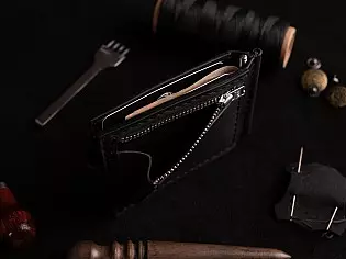 Шкіряний чоловічий затиск для купюр на 8 відділів для карток та з зовнішньою кишенею для монет