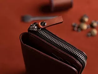 Шкіряне портмоне на дві секції