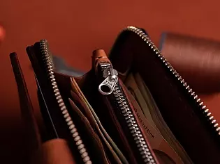 Шкіряне портмоне на дві секції