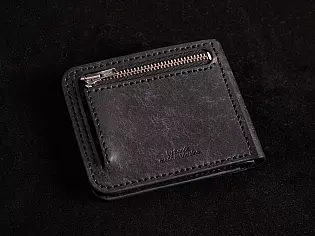 Шкіряний чоловічий гаманець 4 відділи для карток та зовнішня кишенька для монет