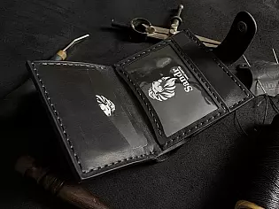 Шкіряний гаманець 8 відділів для карток 1 прозорий відділ для документів з 1 відділом для купюр