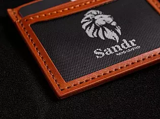 Шкіряний картхолдер - міні гаманець з прозорим відділом та окремою кишенею для монет на замочку