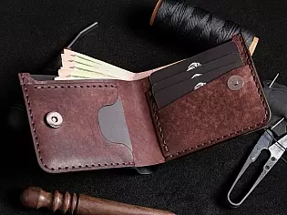 Шкіряний чоловічий гаманець ANGLE внутрішня кнопка магніт та зовнішній відділ для монет на замочку