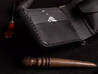 Гаманець шкіряний ручна робота 3 відділи для карток 1 таємний та простора кишенька для монет