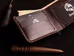 Подарунок другу: практичні ідеї зі шкіри, які не виглядають випадковими