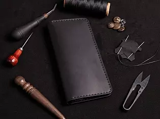 Шкіряне портмоне на рівну купюру з внутрішнім відділом для монет на кнопці