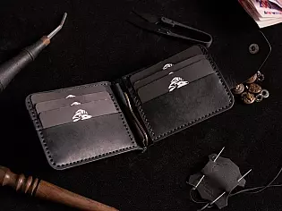 Гаманець-затиск для купюр з відділом для монет пошитий з натуральної шкіри