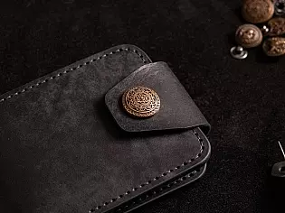 Гаманець-затиск для купюр з відділом для монет пошитий з натуральної шкіри
