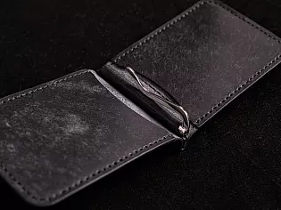 Шкіряний гаманець максимально тонкий із відділом для монет та 2 відділами для карт