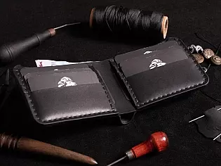 Чоловічий шкірняий гаманець пошитий вручну поміщає 6 відділів для карток та 2 таємних 