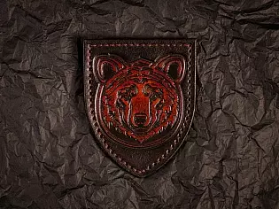 Шкіряний патч із тисненим зображенням голови ведмедя