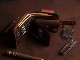Пошитий вручну шкіряний гаманець з прозорим відділом для документів, карток та монет
