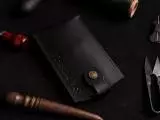 Шкіряна ключниця з ремінцем та колечком для ключів