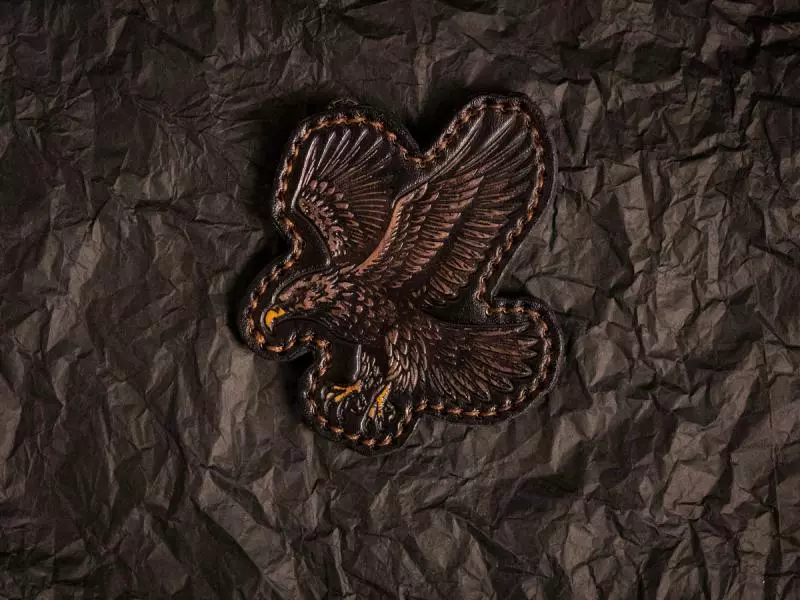 Шкіряний патч із тисненим зображенням орла