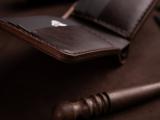 Компактний шкіряний чоловічий гаманець пошитий вручну поміщає 6 відділів для карток та 2 таємних