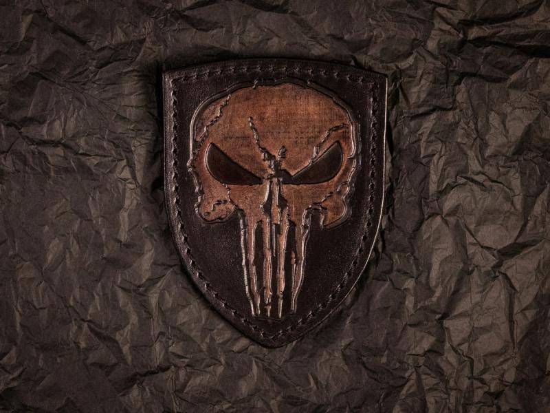 Патч із тисненим зображенням черепа