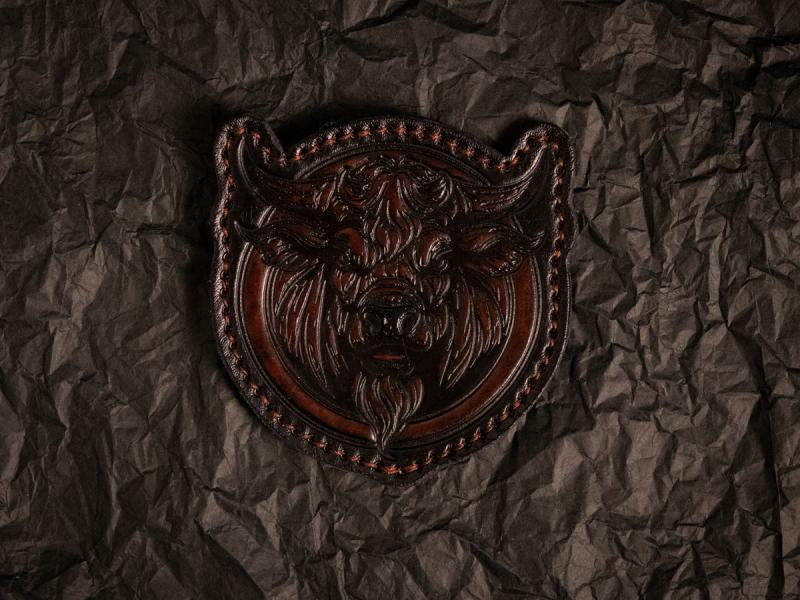 Шкіряний патч із тисненим зображенням голови бика